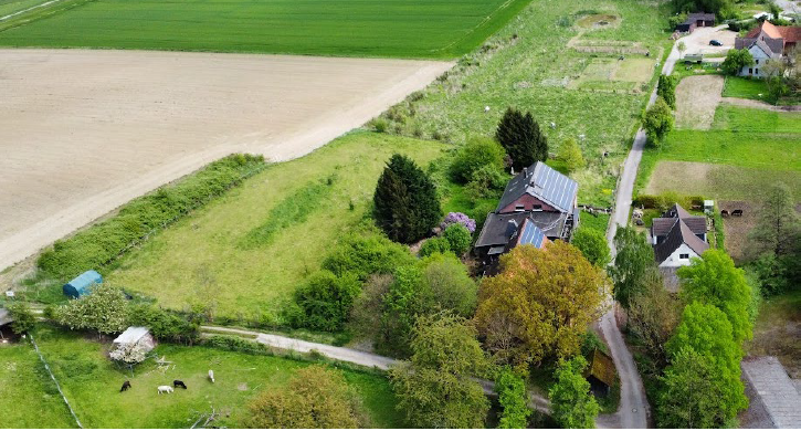 Kapitalanlage: Vermietetes Mehrfamilienhaus mit Photovoltaik, Wärmepumpe und großem Grundstück